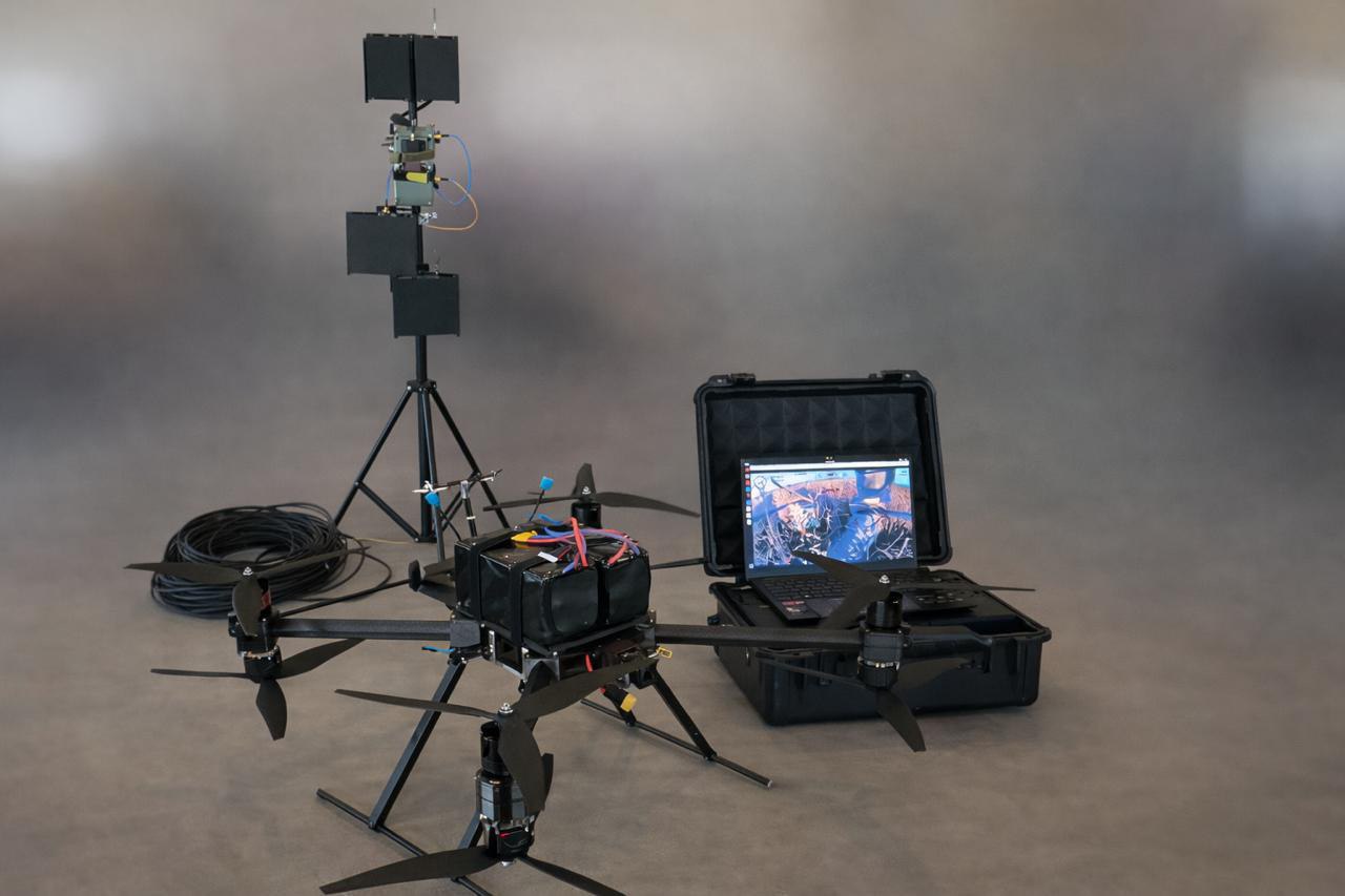 Денний бомбер